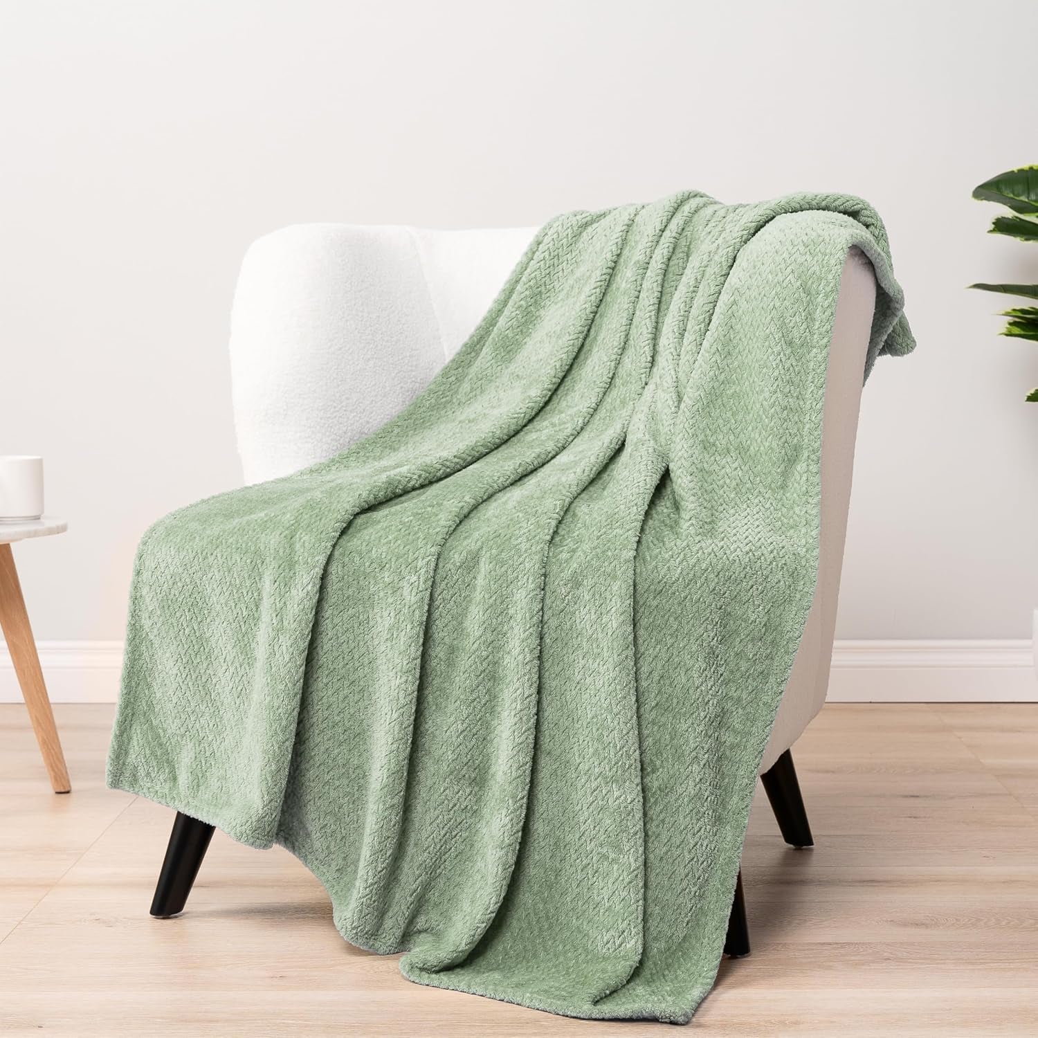Soft Fleece Light Green Throw Blanket for Couch, Lightweight Plush Warm Blankets for Bed, Fuzzy Cozy Flannel Blanket Throw for Sofa, Travel, Jacquard Pattern, Sage Green, 50X60 Inch